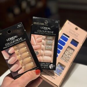 L’Oreal Paris Colour Riche Press-On Nails 2x + Dashing Diva Gloss Nail Strips